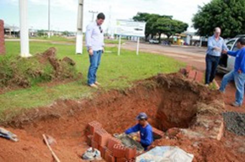 Prefeitura melhora sistema de drenagem no trevo da Avenida Mato Grosso