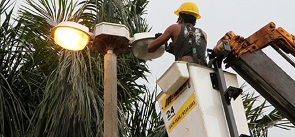 Prefeitura investe na manutenção da iluminação pública
