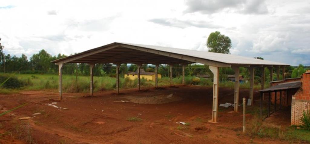 Construção de barracão multiuso no Assentamento 28 de Outubro Recursos: Governo Estadual Valor: R$ 65.343,00