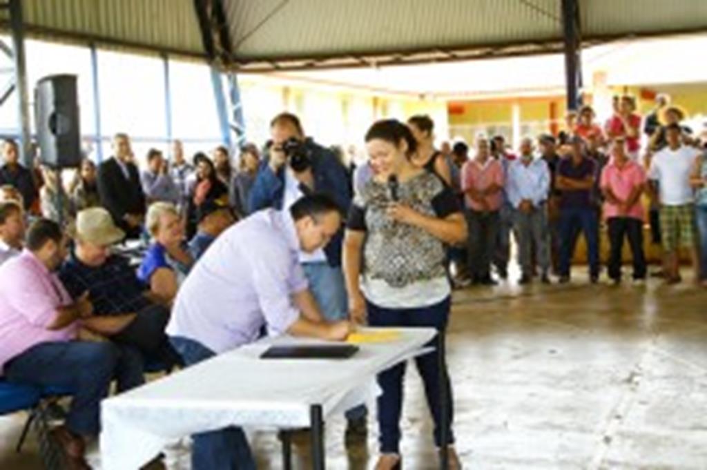 Moradores do Dom Ozório entregam reivindicações ao governador