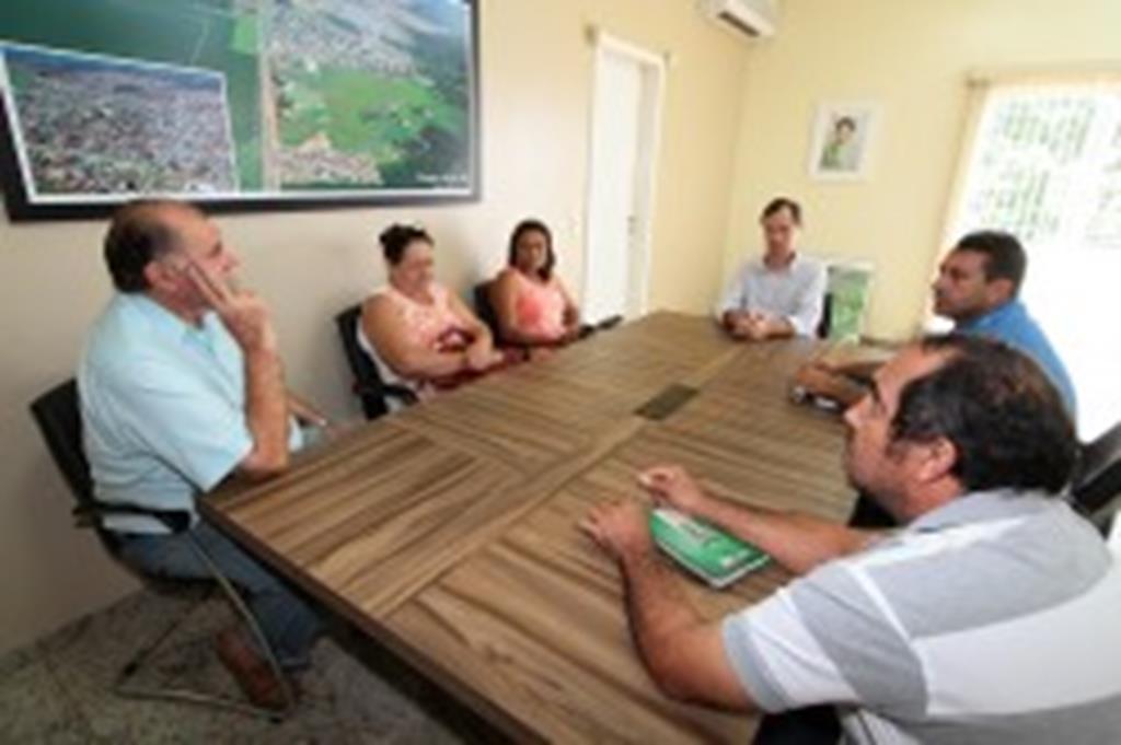 Prefeito se reúne com moradores do Santo Antônio da Fartura