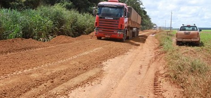 Prefeitura recupera estrada na região do Dom Ozório