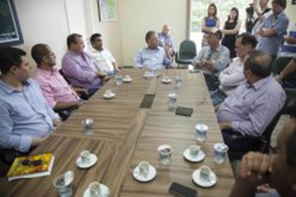 Ministro Blairo Maggi visita Campo Verde se reúne com lideranças locais
