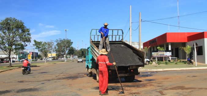 Secretaria de Obras vai recuperar ruas com tapa-buracos e lama asfáltica