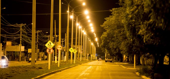 Prefeitura conclui instalação de superpostes na Avenida Santa Tereza
