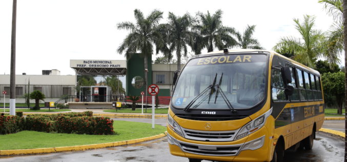 Prefeitura adquire ônibus para Secretaria de Educação