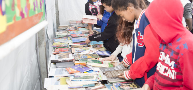 Feira Literária proporciona o acesso aos livros e incentiva a leitura
