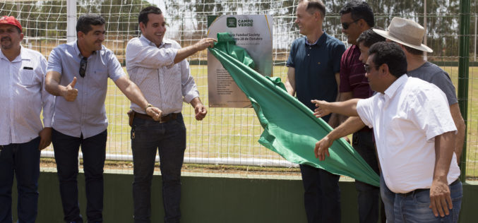 Prefeitura inaugura mais um campo de futebol society na zona rural