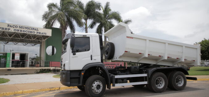 Prefeitura investe na aquisição de mais dois caminhões para a SMOV